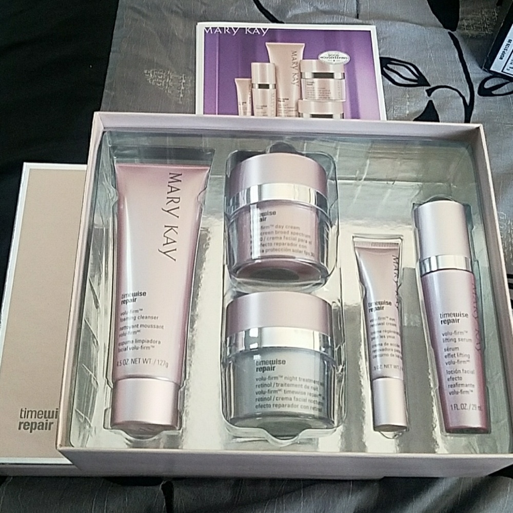 Mary Kay Timewise Repair Volu-Firm Set